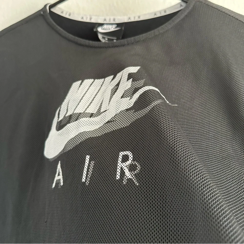 Nike meshy tee